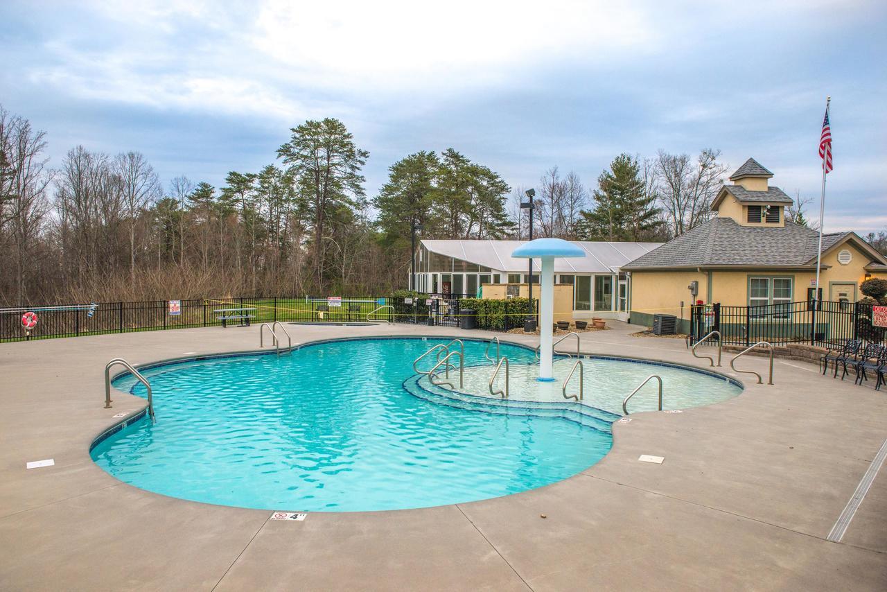 Sandy'S Sanctuary Apartment Pigeon Forge Bagian luar foto