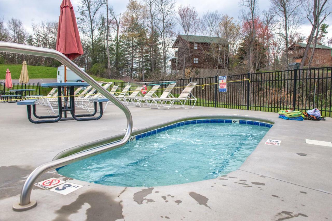 Sandy'S Sanctuary Apartment Pigeon Forge Bagian luar foto